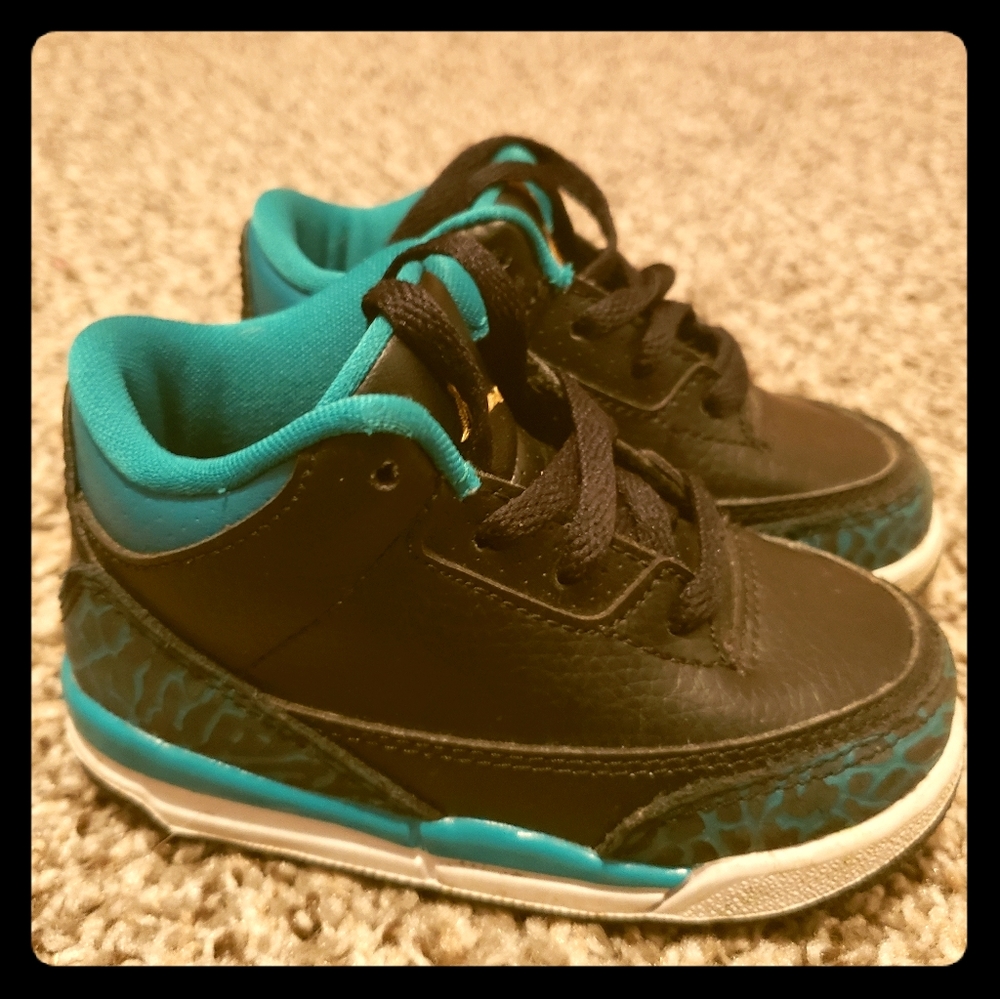 Kids Jordan Retro 3s